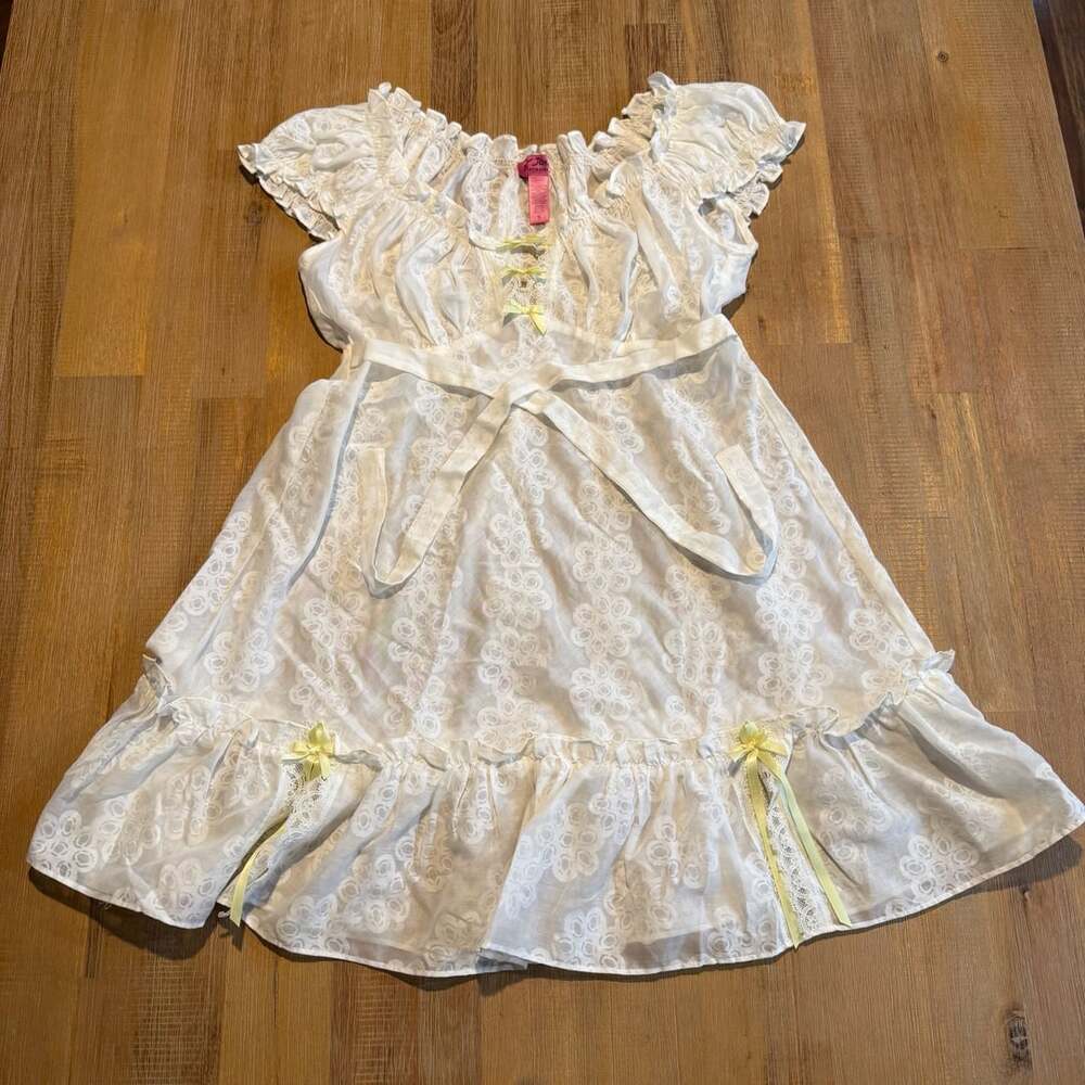 Betsey Johnson Intimates White Floral Embroider Ruffle Chemise w/ Yellow Bows S